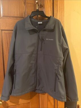 Columbia Men's Charcoal Gray Softshell Jacket size XL